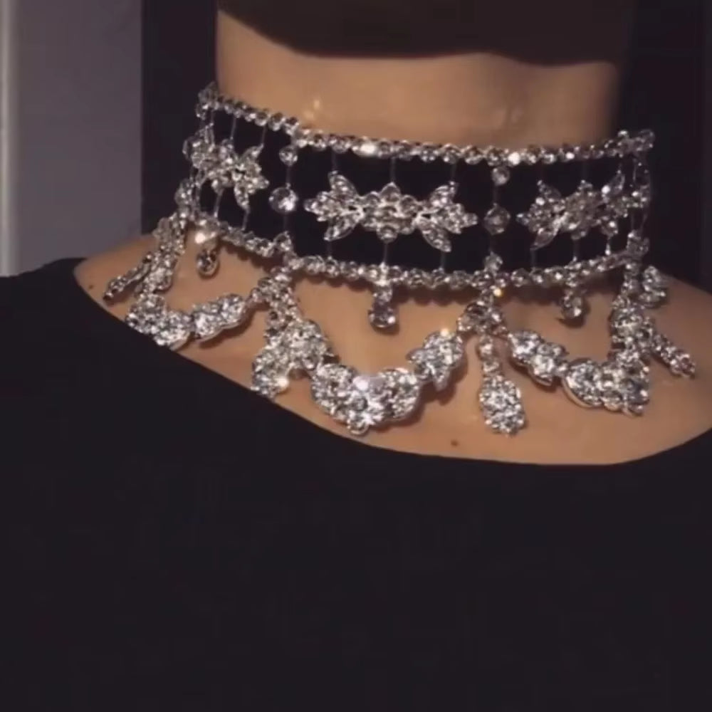 Glamorous Velvet Rhinestone Choker Necklace - Perfect Statement Jewelry for Parties and Gifts